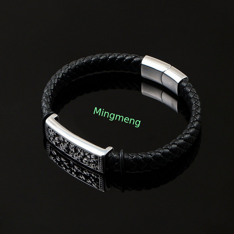 Express Your Individuality with our Stainless Steel Skull Bracelet Corrosion-Resistant and Strong
